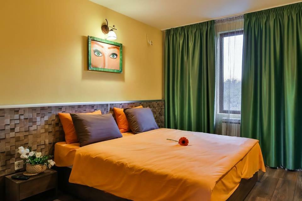 Guest House Beniart Vetrintsi Buitenkant foto